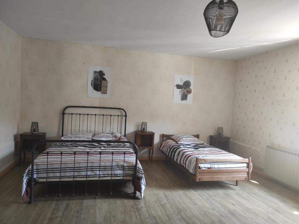 Gite Chez L'Oncle Jules Velesmes-Echevanne Экстерьер фото